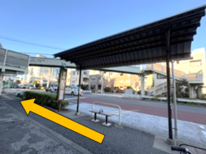 歩道橋方向